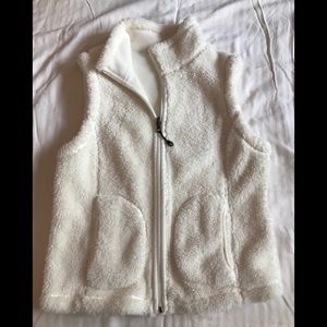 FUDA Cream Faux Fur Reversible Vest